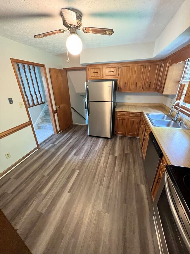Building Photo - 4 Bedroom Home in Lynchburg