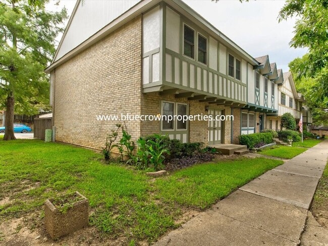 Building Photo - 462 Westview Terrace