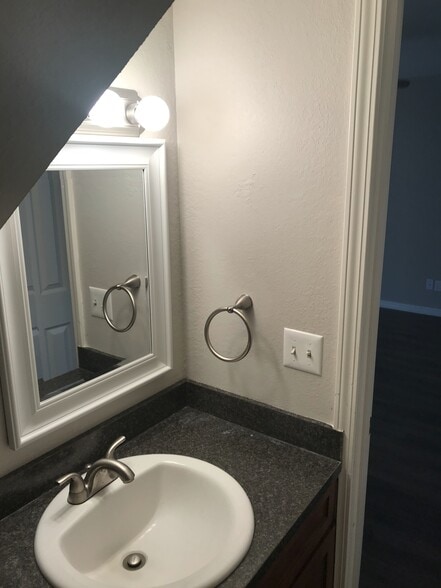 Building Photo - 825 Hardy Springs Cir
