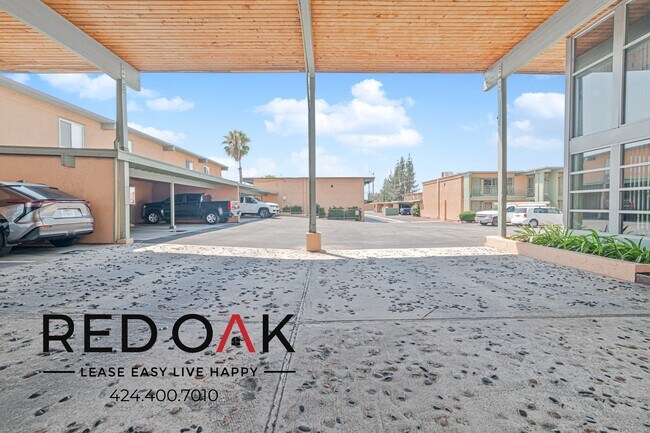 Building Photo - 855 S Citrus Ave