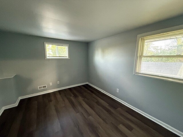 Building Photo - EAST SIDE 4 BR RECENTLY UPDATED!  AVAILABLE NOW!