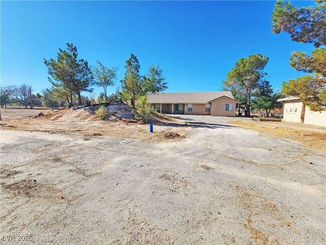 Building Photo - 3120 E Easy St