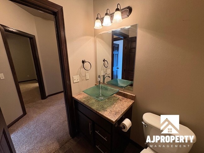 Building Photo - 9402 W Broek Dr