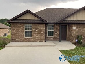 Building Photo - 865 Ryland Pike