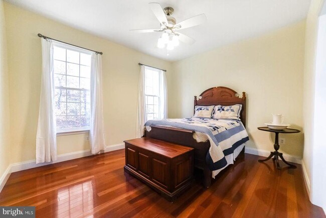 Building Photo - 24900 Fox Run Ln