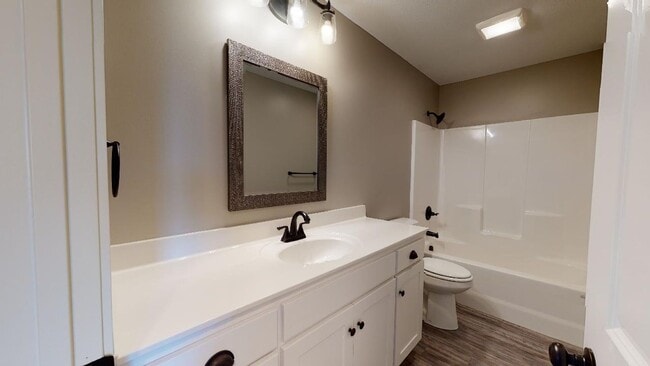 Building Photo - 3 bed 2 bath in Savannah schools close to I-29