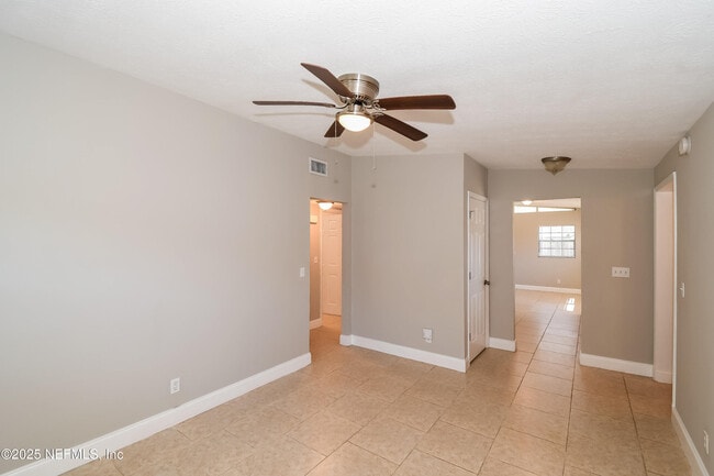 Building Photo - 7613 Crest Dr N