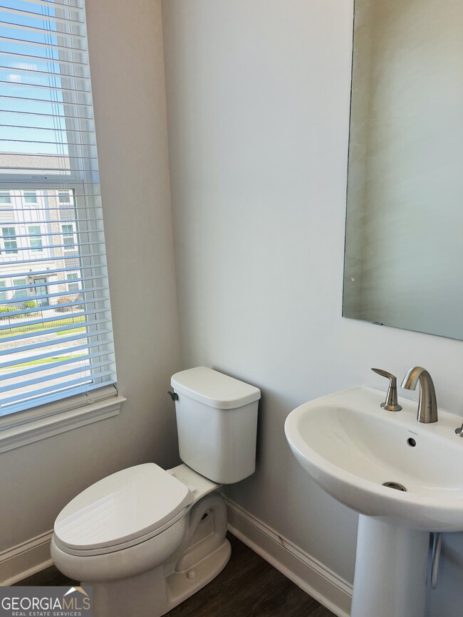Building Photo - 2638 Creekside Dr NW