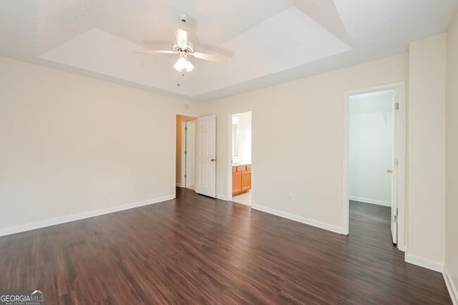 Building Photo - 2770 Lake Park Ridge W
