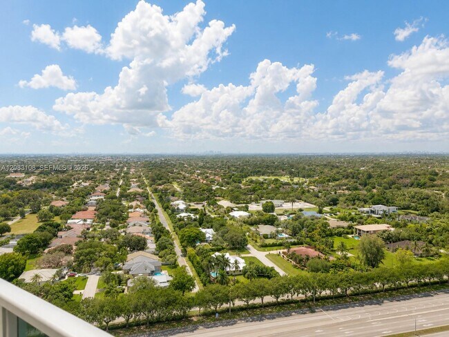 Building Photo - 2681 N Flamingo Rd