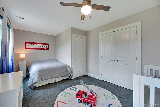 Building Photo - 450 Sterling Woods Rd