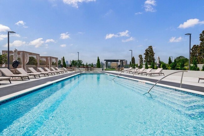 Building Photo - 2425 Peachtree Rd