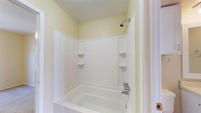 Building Photo - 305 Manuel Dr