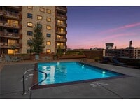 Building Photo - 66 9th St E