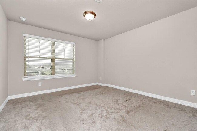 Building Photo - 1517 Portola Dr