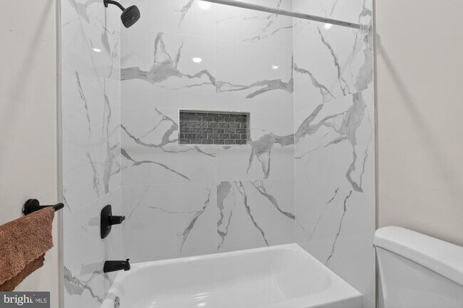 Building Photo - 2234 Master St