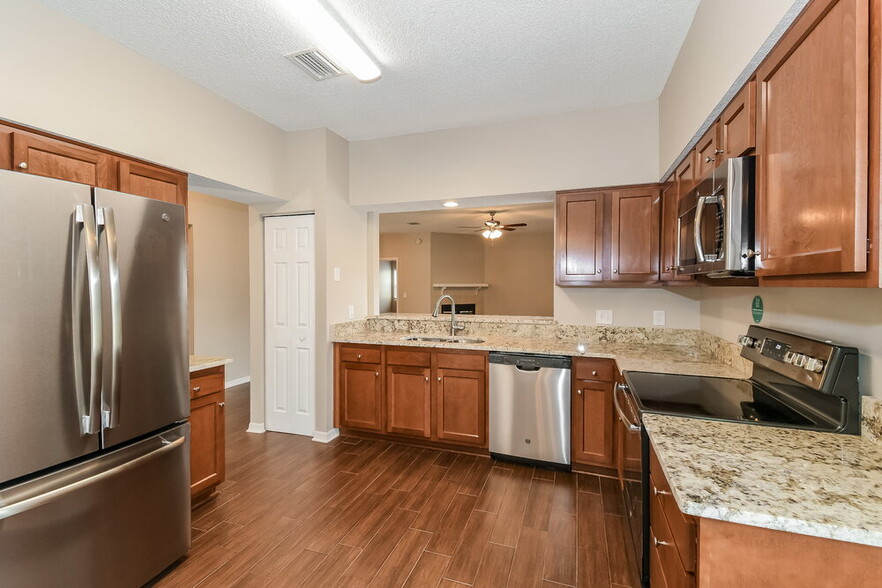 Building Photo - 8895 Chambore Dr