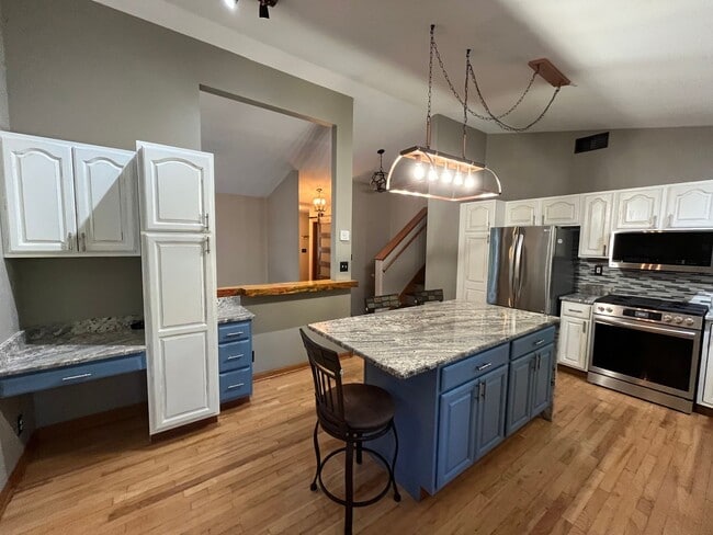 Building Photo - Beautiful 4 Bedroom 3 Bath Home in Cloquet...