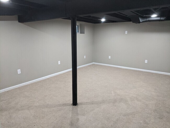 Building Photo - 3226 Willett Rd