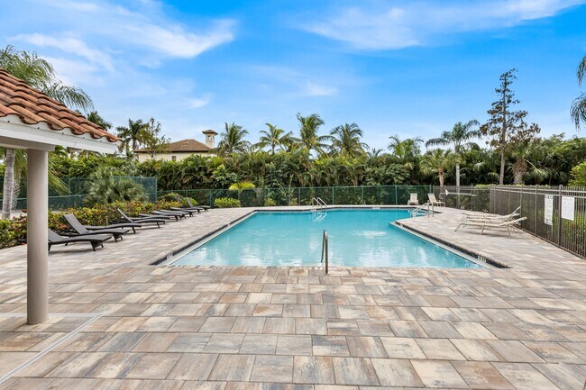 Building Photo - ** COURTYARDS AT QUAIL WOODS ** 2 BED + DEN / 2 BATH - TOWNHOME - NORTH NAPLES - ANNUAL RENTAL