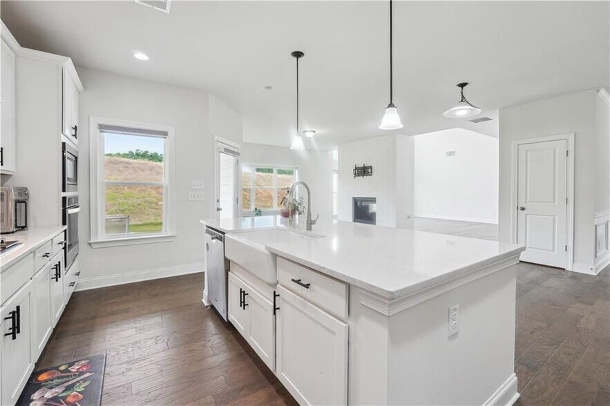 Building Photo - 4055 Starwood Dr