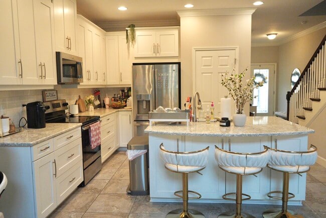 Building Photo - 8716 Terracina Lake Dr