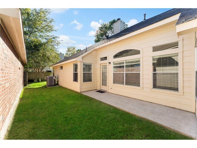 Building Photo - 31 Auburn Path Dr
