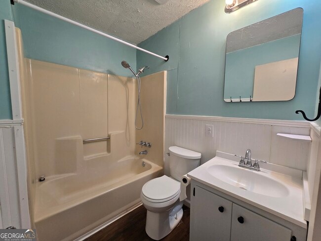 Building Photo - 412 S Ashley St