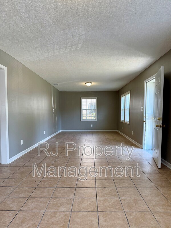 Building Photo - 3397 Farmville Rd
