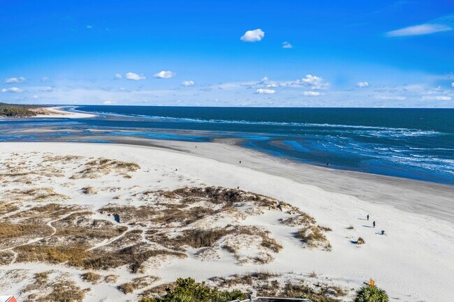 Building Photo - Coastal Living at its Best: Charming 3-Bedroom Near the Beach