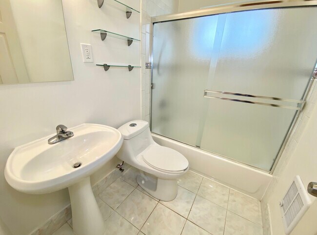 Building Photo - 4344 17th St