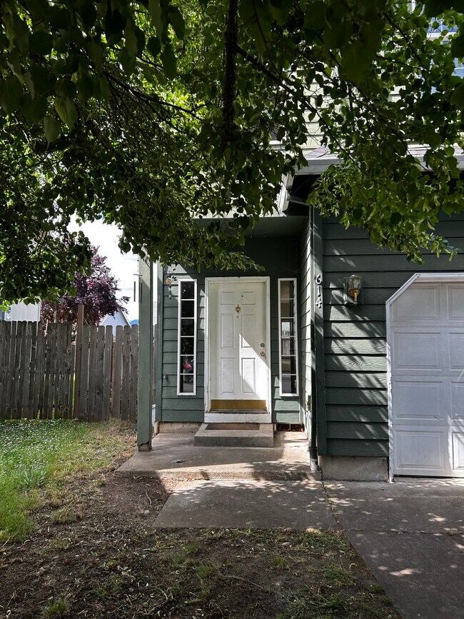 Building Photo - 614 S 41st Ct