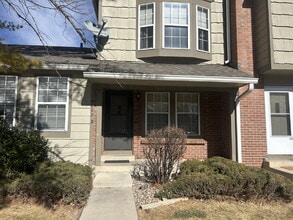 Building Photo - "Charming 2-Bed Condo Retreat with 2.5 Baths in Littleton - 1000 Sq Ft of Comfort!"

Available Now!