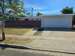 Building Photo - Charming 3-Bedroom, 2-Bath Home in Desirab...