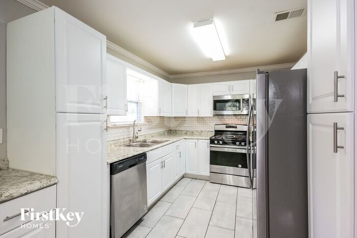 Building Photo - 939 Dickens Rd NW