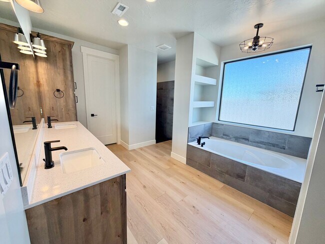 Building Photo - 3134 Blue Heron Dr