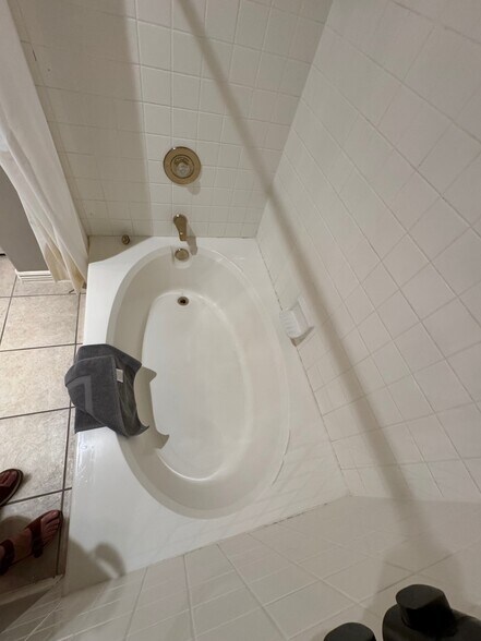 Building Photo - 405 Paradise Pky