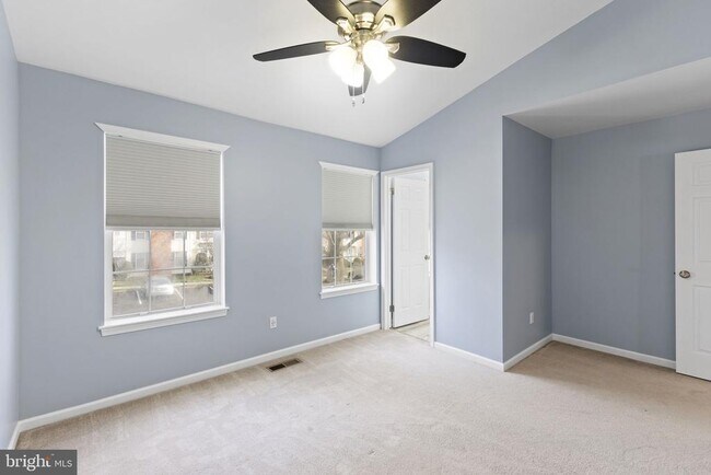 Building Photo - 219 Liberty Dr