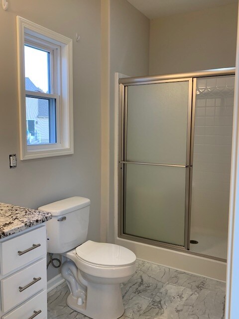 Main Bath Shower w seat - 100 Covington Cove