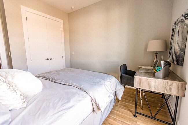 Building Photo - 4747 N Ashland Ave