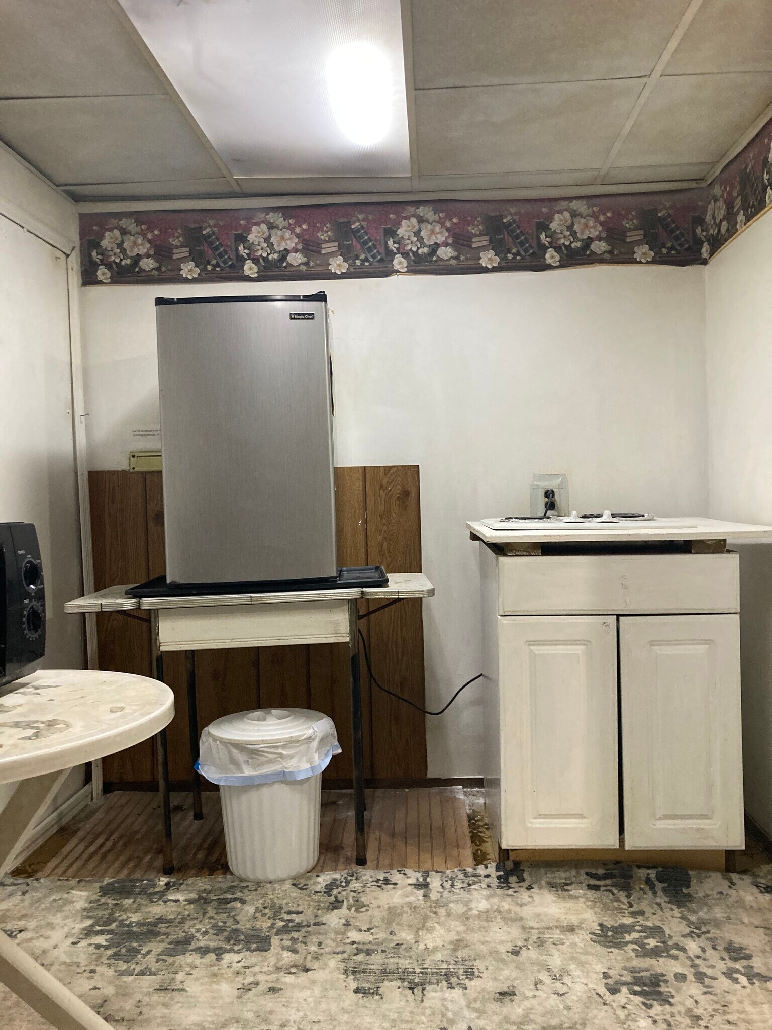 New stove top – new mini fridge - 764 Lenore Ln