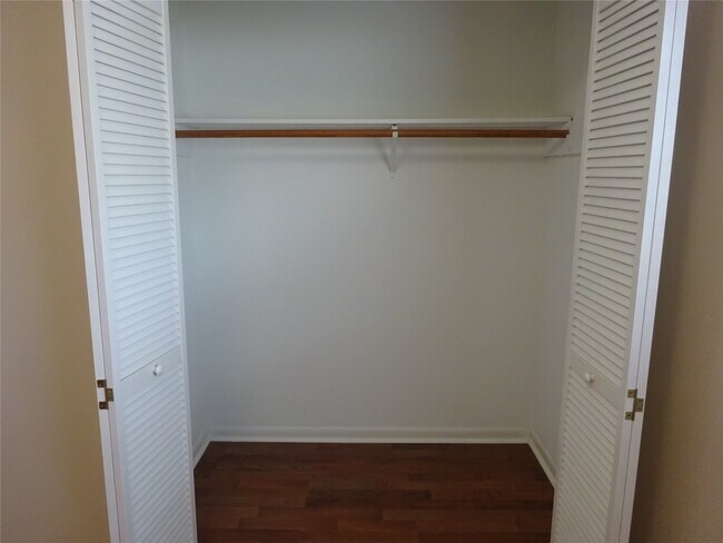 Building Photo - 9631 E Savile Cir