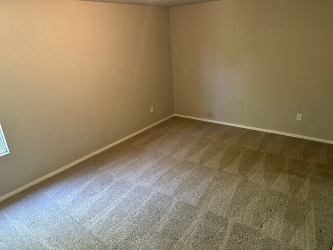 Building Photo - 5110 W Claxton Cir