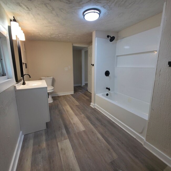 Building Photo - Single Family Ranch 2 beds 1 bath FOR RENT!
