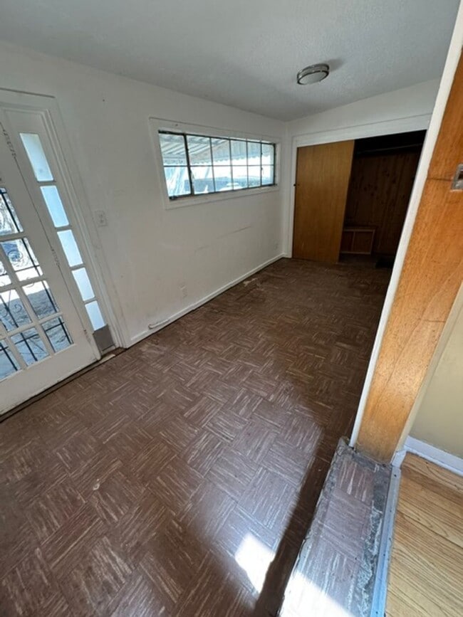 Building Photo - 603 Dartmouth Dr NE