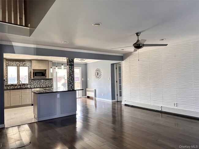 Building Photo - 316 S Oyster Bay Rd