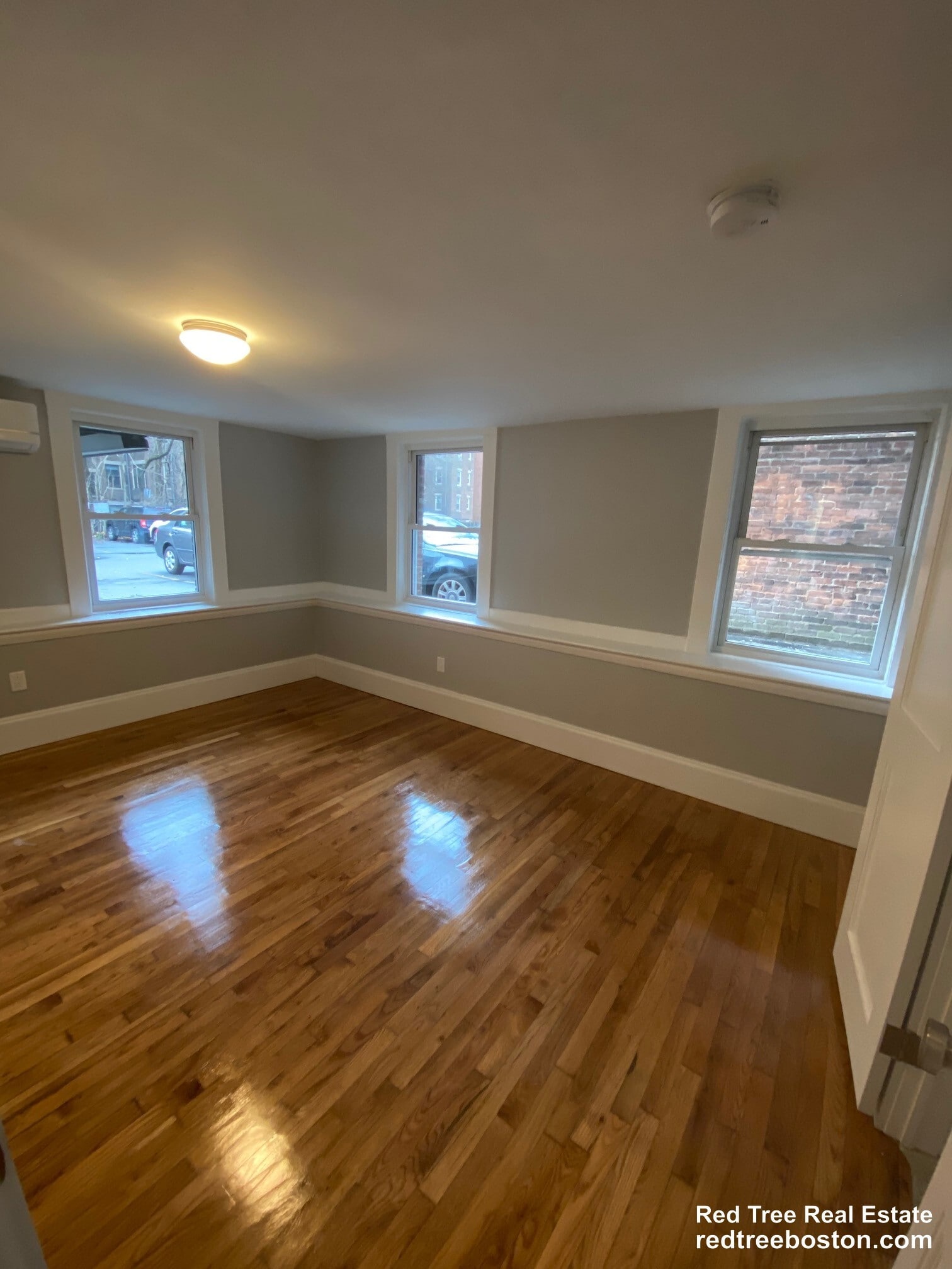 Building Photo - 190 Kelton St