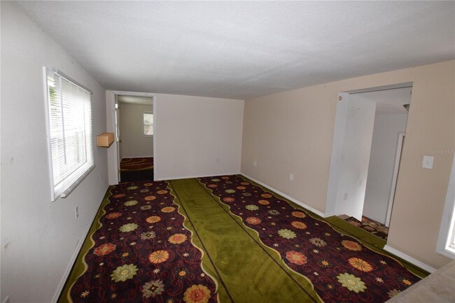 Building Photo - 40919 Pine Tree Ln