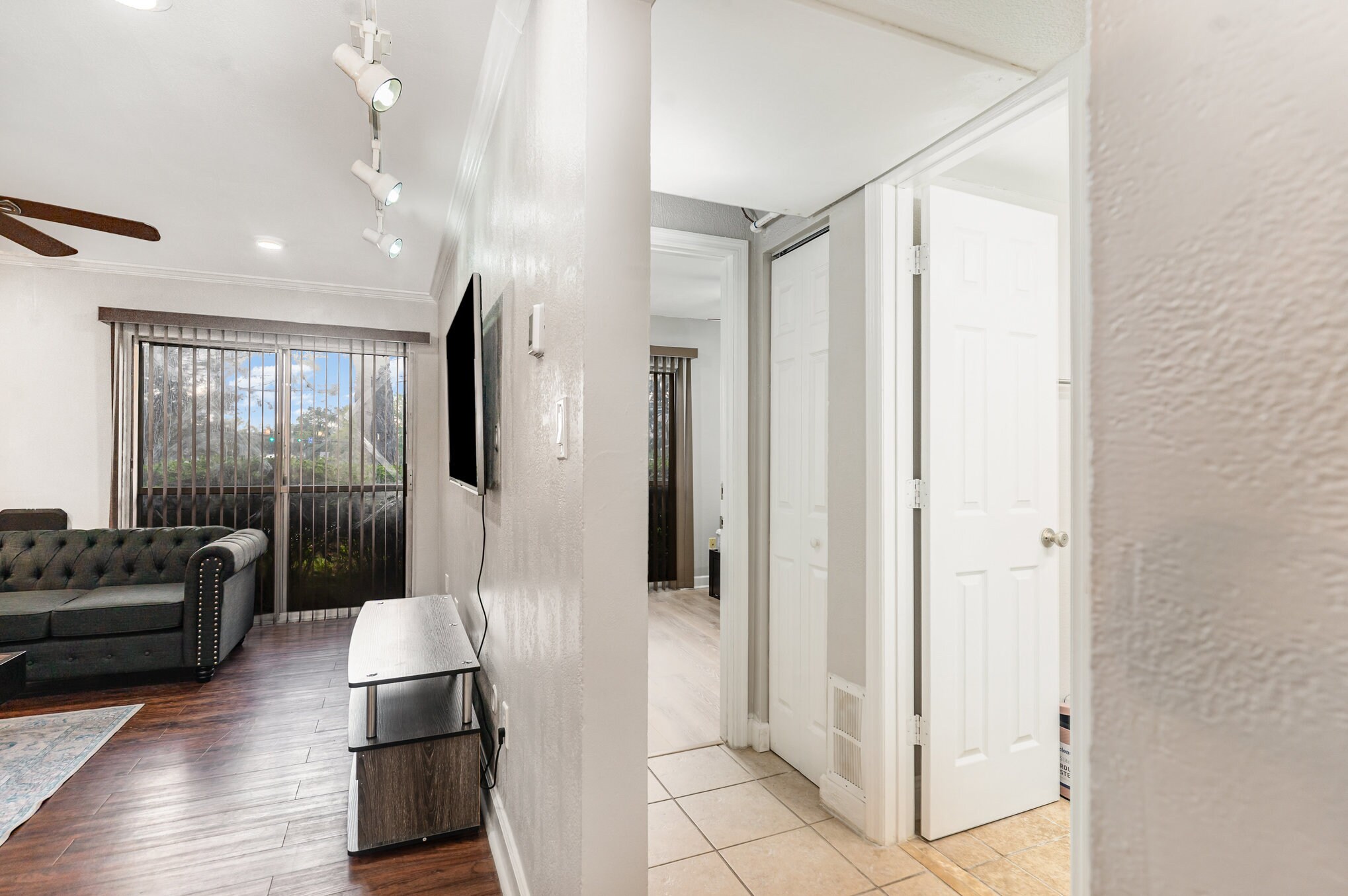 Passageway - 1700 SW 16th Ct