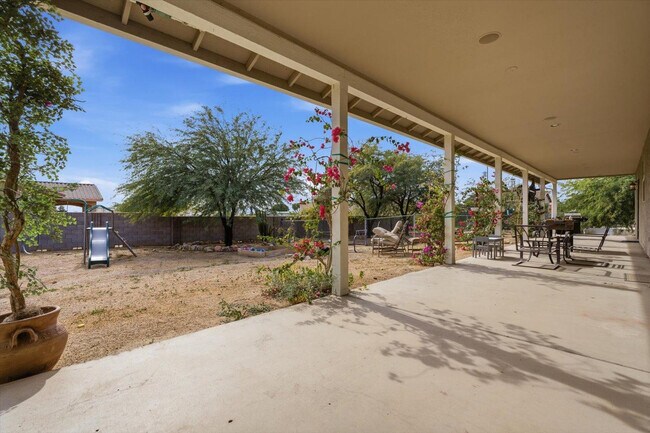 Building Photo - 20305 W Peak View Rd